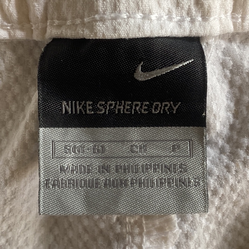 Nike - Picture 4 of 7